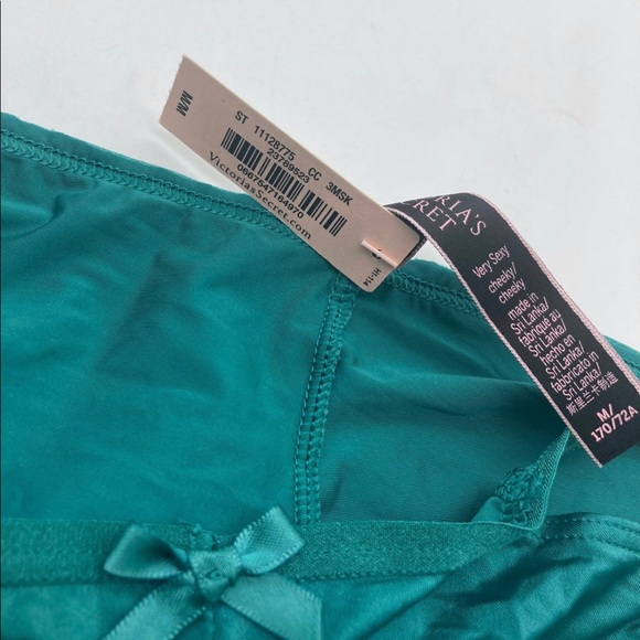 NWT SIZE M VICTORIA’S SECRET CHEEKY SETY PANTY WITH RING AND LACE DETAILING - Picture 4 of 4